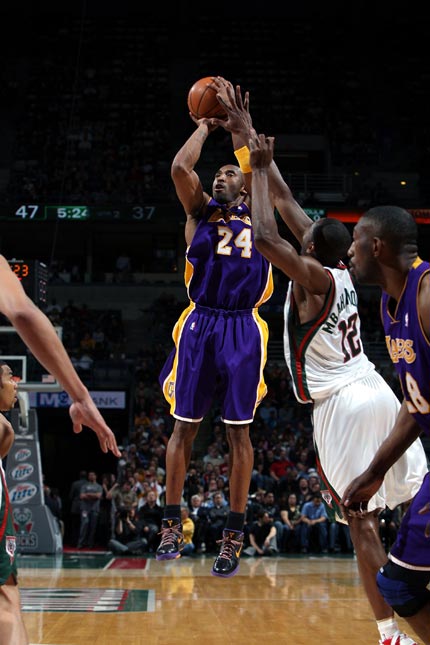 掘金更新约翰逊伤情：右膝过度伸展预计4-6周后复查 球队已折损三大首发（掘金伤情通报：约翰逊右膝过度伸展预计4-6周后复查，三名首发已缺阵）