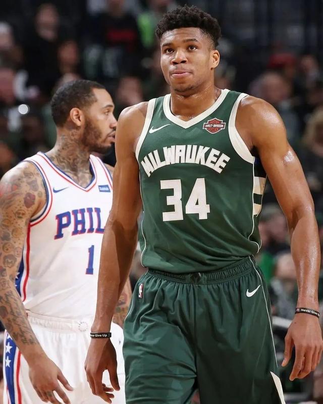 意媒：吕迪格目前的合同准备到期，尤文有意引进球员（意媒：吕迪格合同将到期，尤文图斯有意签下他）