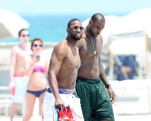 不理智，战乌兹的熊猫杯中，汪士钦职业生涯首次染红（熊猫杯对阵乌兹，汪士钦情绪失控生涯首次吃到红牌）