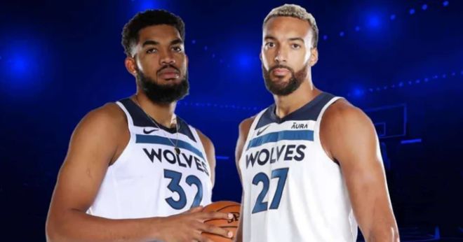 北京男篮在俱乐部杯首战惨败，内线劣势明显，外援表现疲软，青岛男篮以较大优势取胜。（北京男篮俱乐部杯首秀惨败：内线短板暴露、外援乏力，青岛大胜）