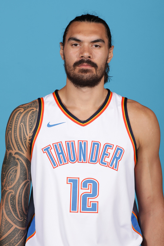 安全至上！NBA杯赛湖人弃用争议地板，恢复主场常规场地（安全优先：湖人于NBA杯赛停用争议球场地板，改回主场常规配置）