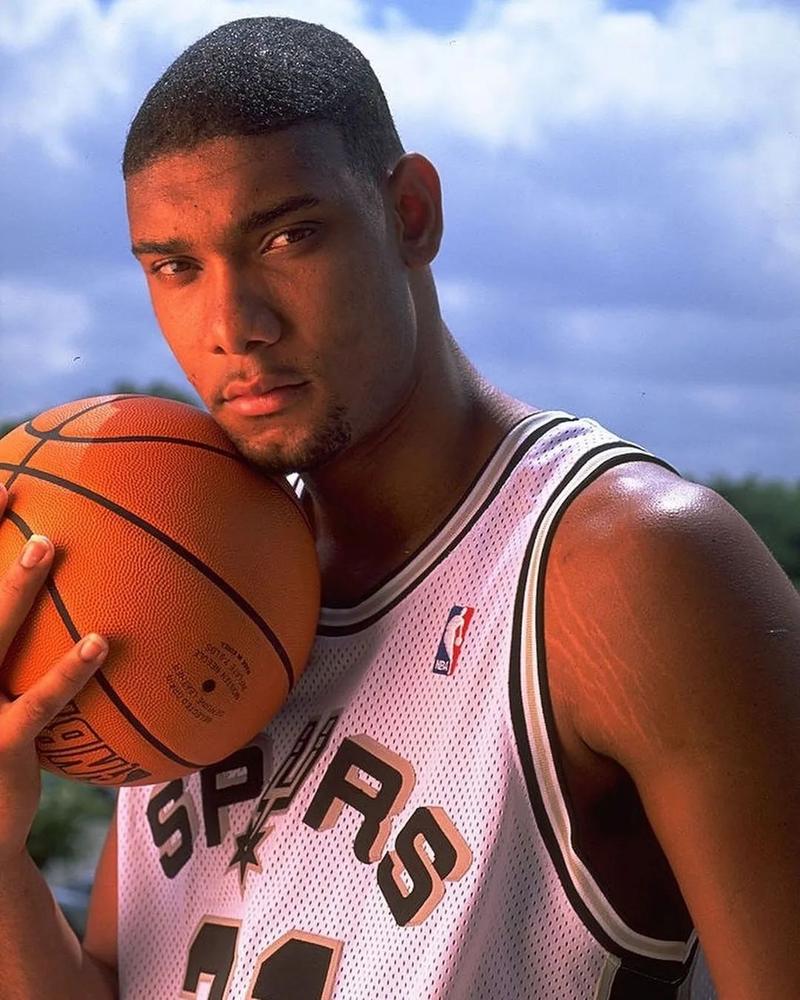 拜亚：C罗是所有人的榜样；大罗就像野兽各方面都远超常人（拜亚：C罗堪为众人楷模；大罗如猛兽般全方位超越常人）