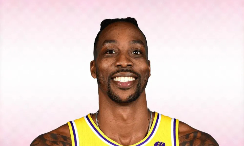 英超前瞻：狼队开局14轮不胜沦为鱼腩，曼联冲击欧战区（英超展望：狼队前14轮无胜势成弱旅，曼联剑指欧战席位）