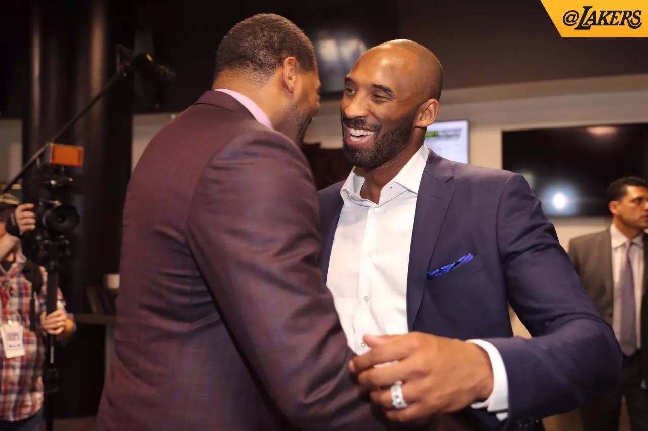 英媒：吉拉西夏窗可能加盟顶级俱乐部，其合同中有特殊解约金（英媒：吉拉西今夏或投奔豪门，合同设有特殊解约金条款）