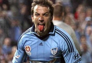 成都战亚冠领头羊，轮到刘殿座首发，蒯纪闻若集训海港难摆脱垫底（成都对决亚冠领头羊：刘殿座有望首发，蒯纪闻若赴集训海港或难逃垫底）