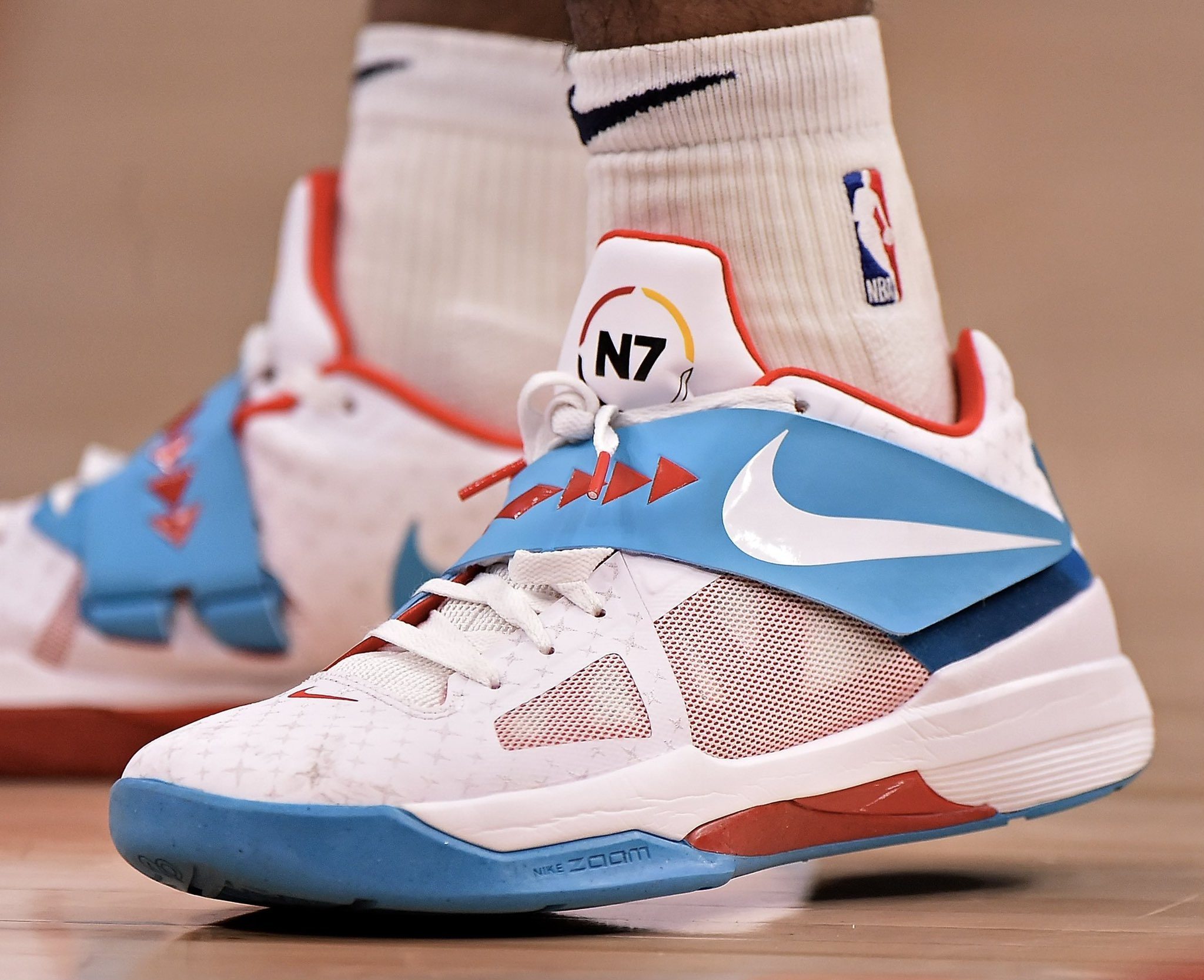 世体：拉什福德因重感冒仍未参加合练，周六能否出战存疑问（世体：拉什福德重感冒仍未随队合练，周六出战成疑）