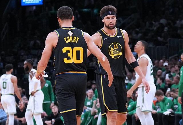 手感火热！穆雷&小哈达威合砍47分6篮板4助攻（状态火爆！穆雷与小哈达威联手砍下47分6篮板4助攻）