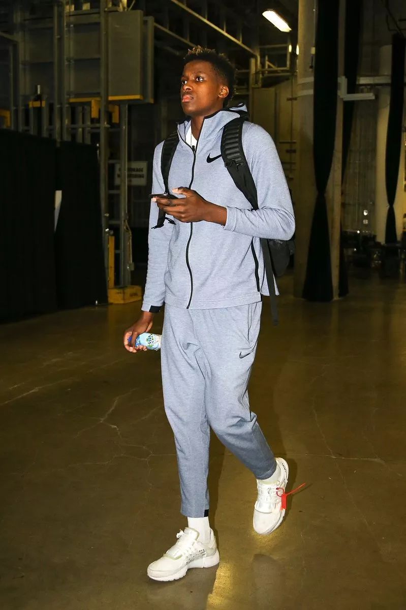 世界第一人！约基奇56+16+15集锦 末节加时爆发拒绝逆转（当世无双！约基奇56+16+15高光集锦 末节与加时接管比赛挫败逆转）