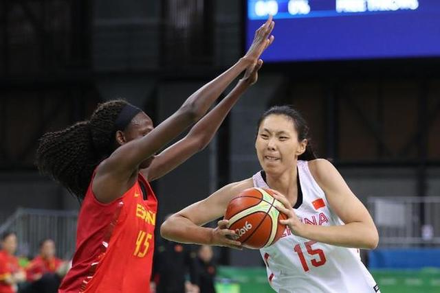 夏普&格兰特是队史第一对各自拿下 35+ 分且 5+ 个三分球的组合（队史首例：夏普与格兰特各砍35+分并命中5+三分）