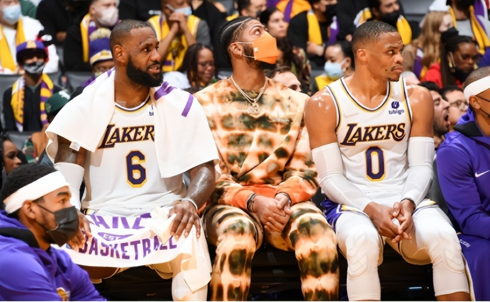 莫雷托：德罗西正在与瓦诺利竞争热那亚的帅位（莫雷托：德罗西与瓦诺利竞逐热那亚主帅一职）