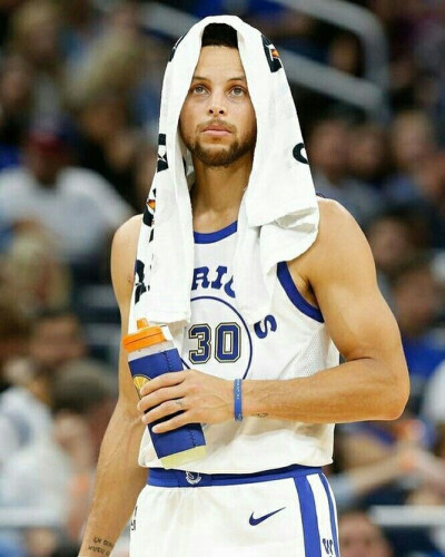 戈贝尔：我和麦丹的配合非常默契 他打得越来越自如了传球很厉害（戈贝尔赞与麦丹配合愈发默契：他越打越自如，传球出色）