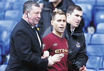 她是海港小球迷，女高中生与海港的故事（女高中生与海港：小球迷的成长记）