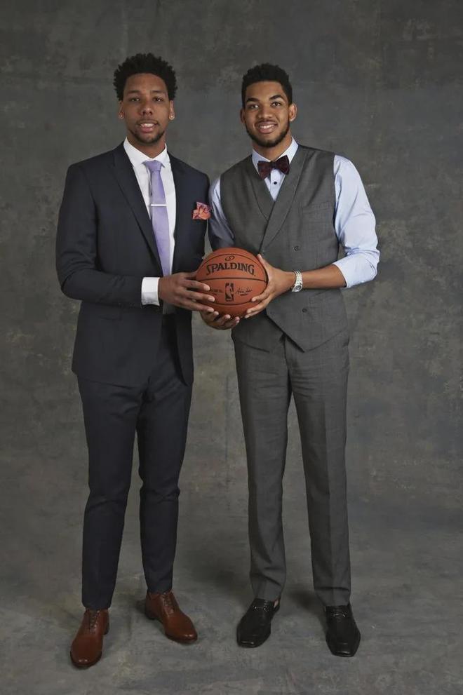 图片报：狼堡想挖多特体育总监凯尔，后者与多特合同到2027年（德媒《图片报》：沃尔夫斯堡欲挖角多特体育总监凯尔，其合同至2027年）