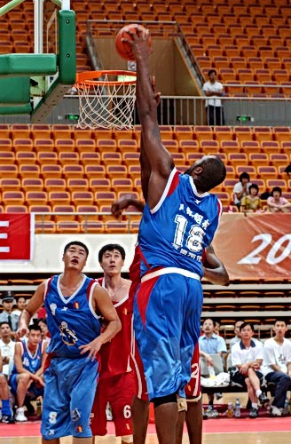 拜仁官方：2026年传奇杯将于明年1月18日举行，拉姆任教练（拜仁官宣：2026传奇杯定于明年1月18日举行，拉姆担任教练）