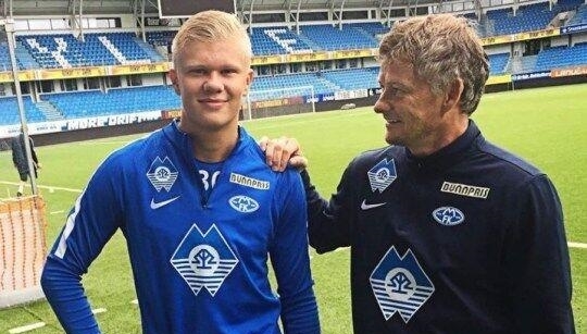 约基奇最后时刻被四人包夹分球底角，沃特森接球大空位绝杀三分打铁（关键时刻约基奇遭四人夹击分球底角，沃特森空位绝杀三分不中）