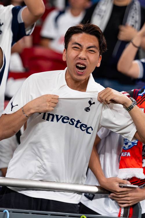 半场战报：格拉斯哥流浪者0-2罗马，佩莱格里尼、苏莱破门（半场：罗马2-0领先格拉斯哥流浪者，佩莱格里尼与苏莱建功）